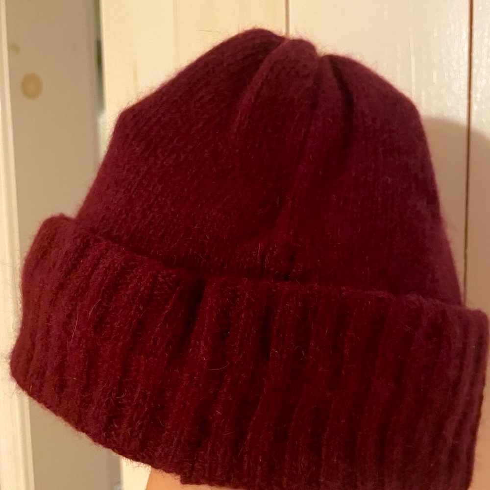 burgundy medium size beret